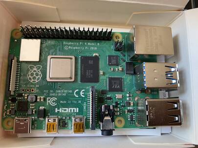 Bild: Raspberry 4 - Platine in Verpackung